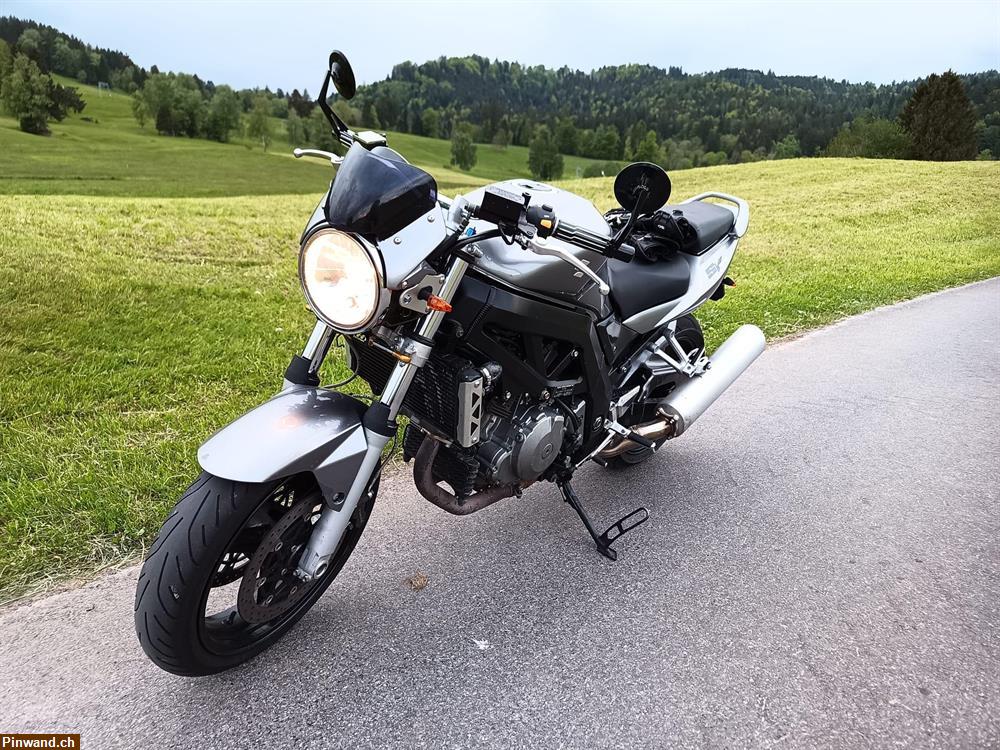 Bild 1: Motorrad Suzuki SV1000 / V2 / 102 NM zu verkaufen