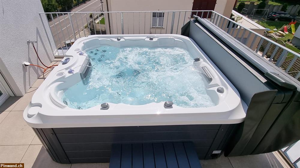 Bild 1: Outdoor Whirlpool TAKE ME Five zu verkaufen