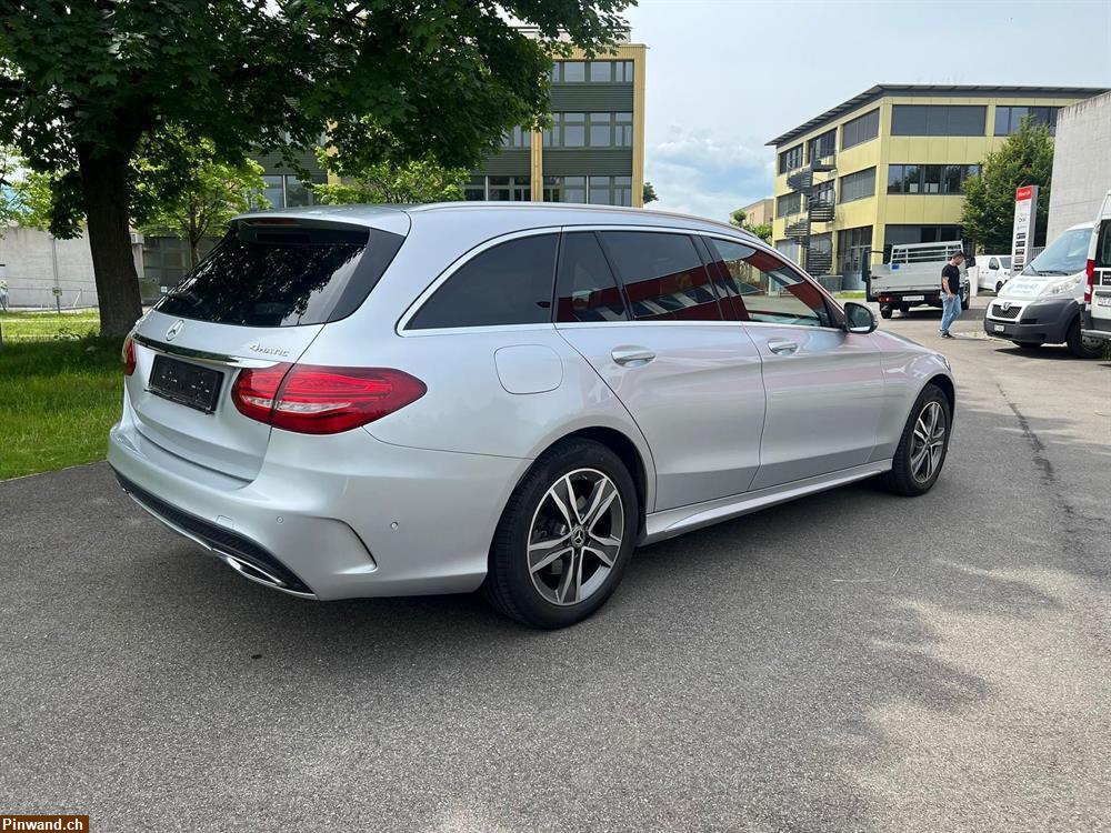 Bild 2: MERCEDES-BENZ C 220 d AMG Line 4Matic 9G-Tronic