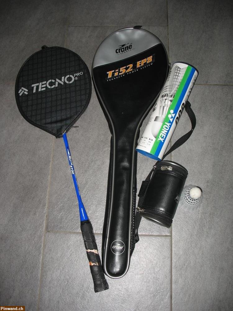 Bild 4: Zwei Badmintonrackets Spielschläger Shuttles zu verkaufen