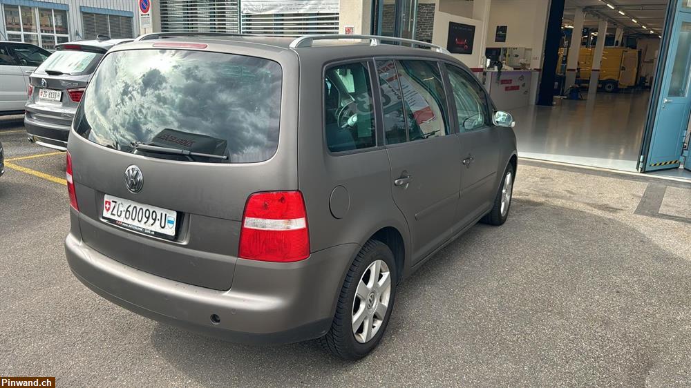 Bild 4: VW Touran 2.0 TDI Highline