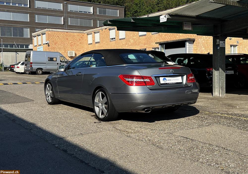 Bild 12: MERCEDES-BENZ E 250 CGI BlueEfficiency Cabrio Automatic