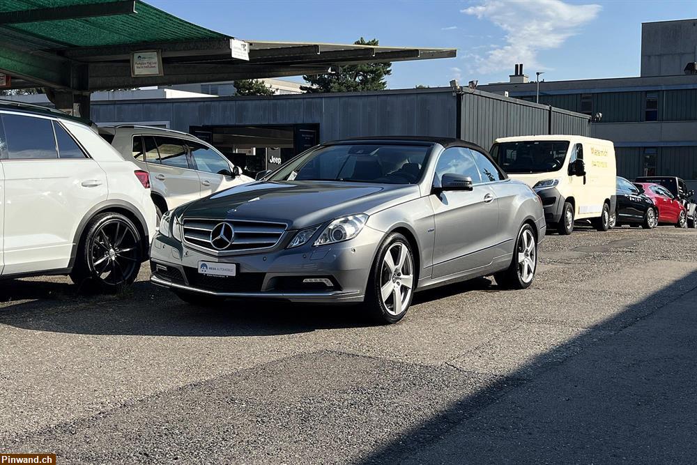 Bild 9: MERCEDES-BENZ E 250 CGI BlueEfficiency Cabrio Automatic