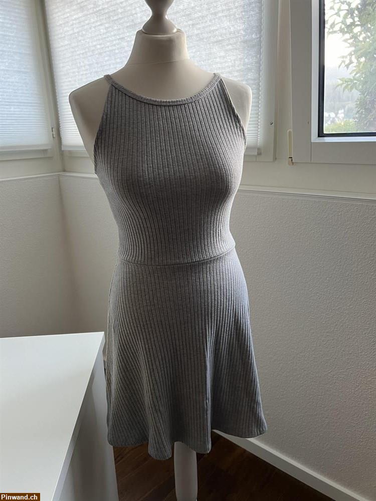 Bild 1: Tricot Kleid Gr. S grau zu verkaufen