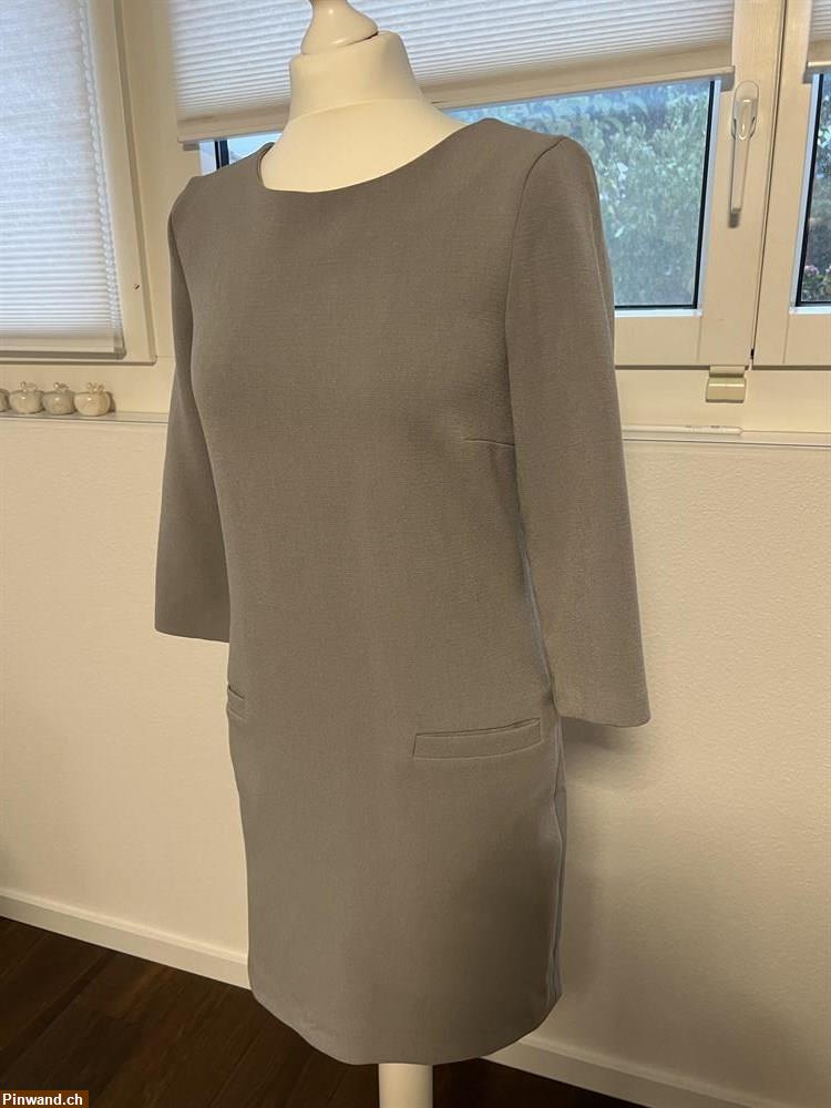 Bild 1: Kleid grau Gr. 36 zu verkaufen