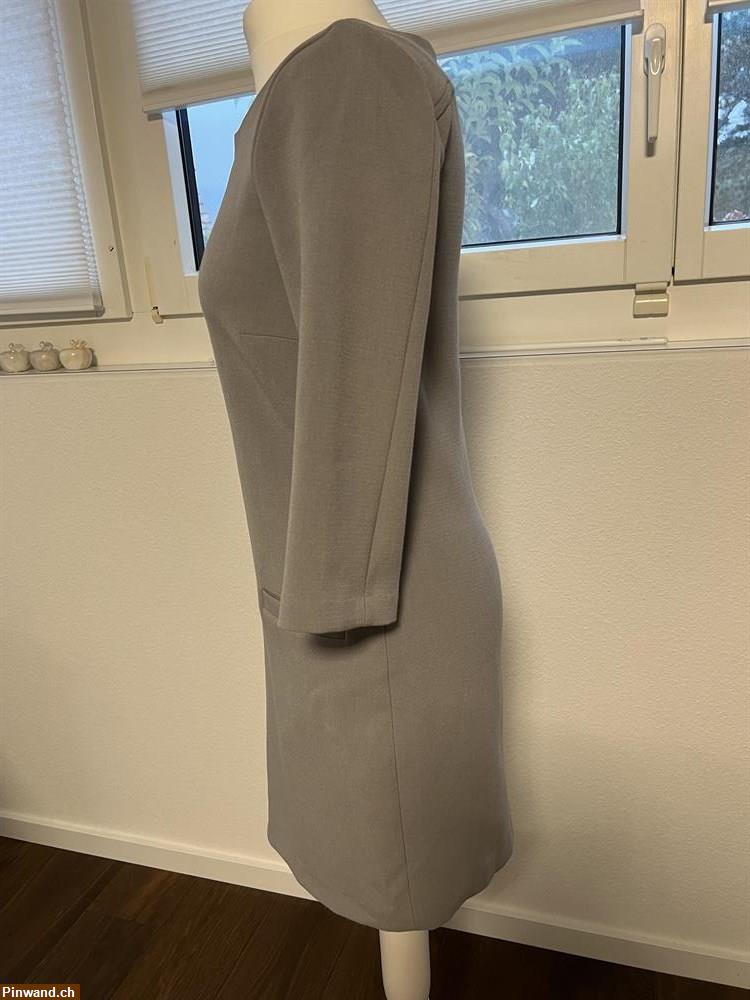 Bild 3: Kleid grau Gr. 36 zu verkaufen