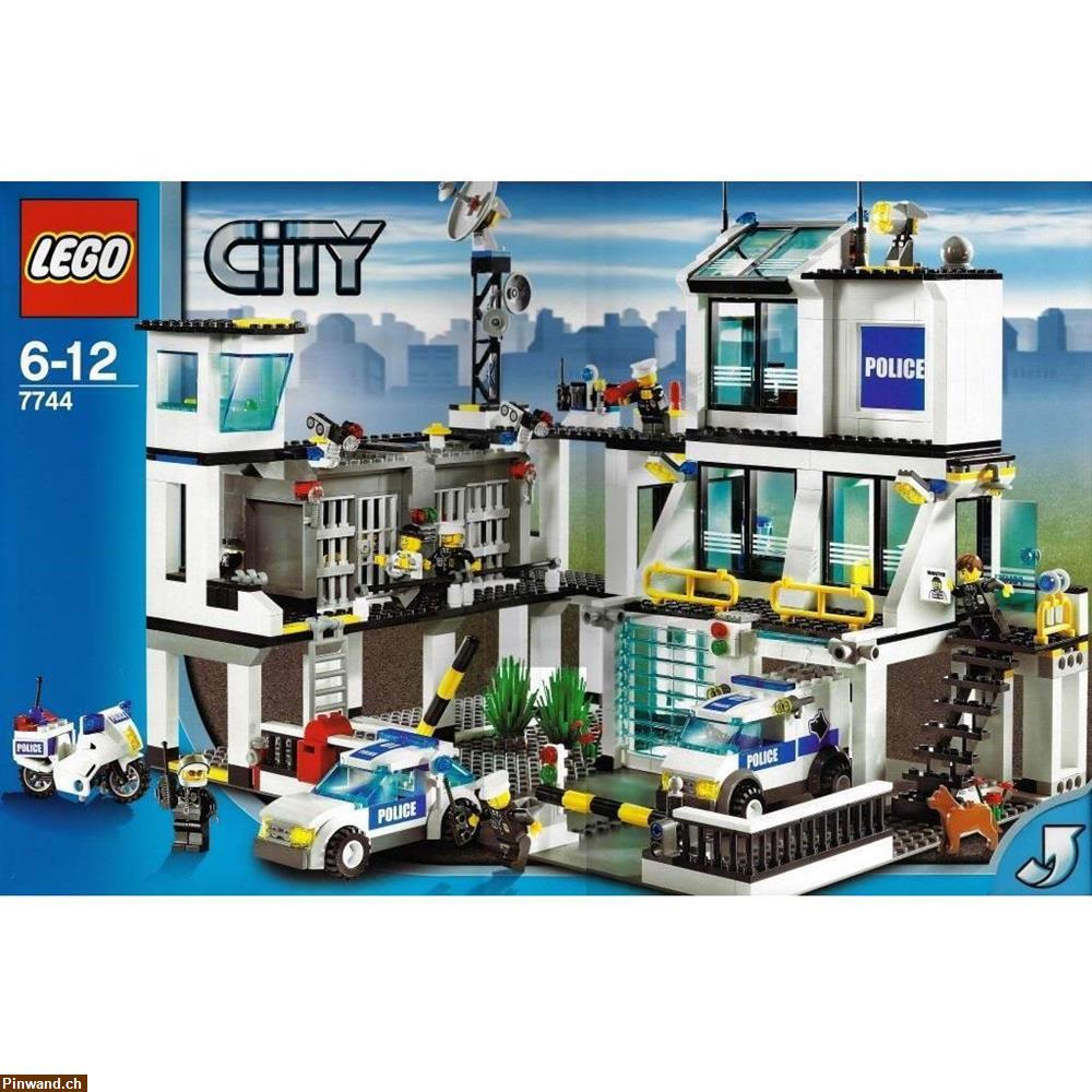 Bild 1: LEGO City 7744 - Polizeistation zu verkaufen