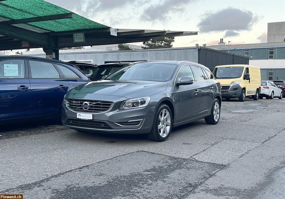 Bild 1: VOLVO V60 D4 AWD Executive Geartronic