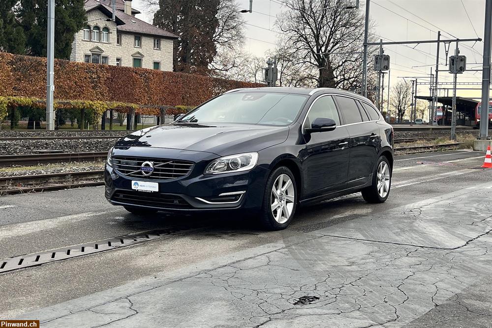 Bild 1: VOLVO V60 D4 AWD Executive Geartronic