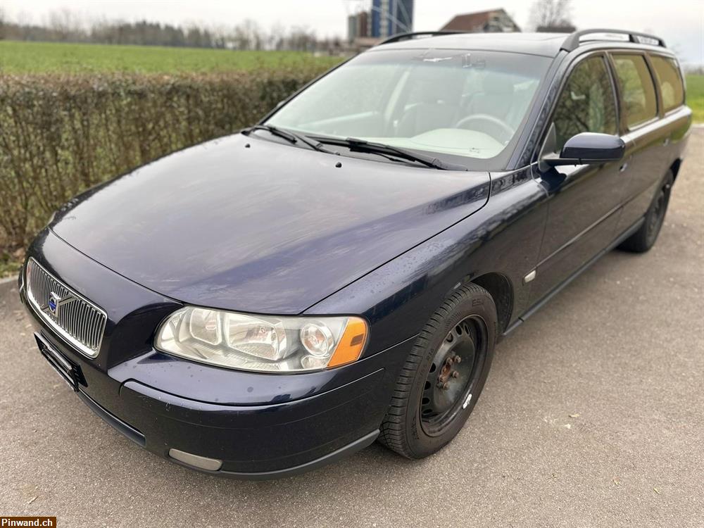 Bild 2: VOLVO V70 2.4 Kinetic