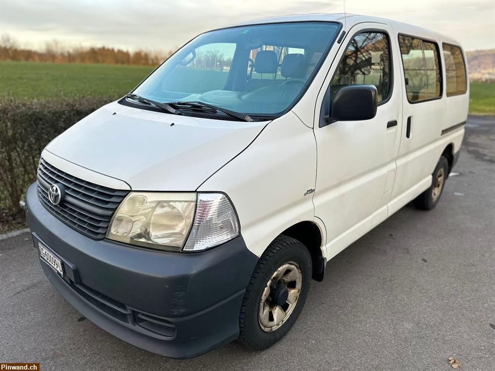 Bild 1: TOYOTA Hiace D-4D Van 4WD SWB