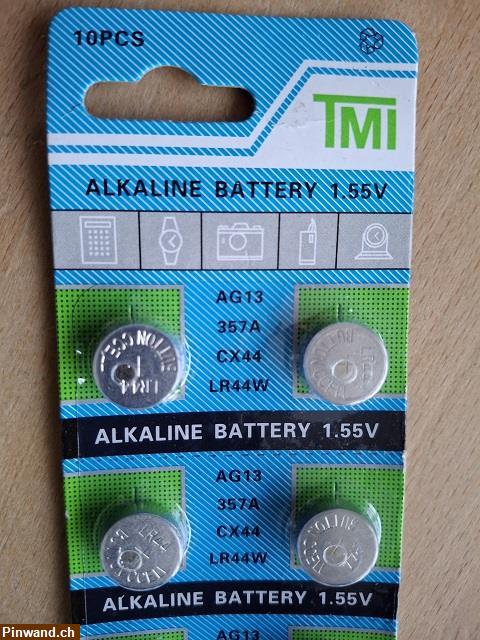 Bild 2: Neue Knopfzellenbatterie LR44