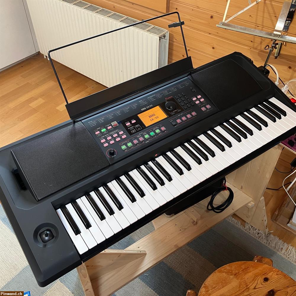 Bild 1: Keyboard KORG EK50L Neuwertig