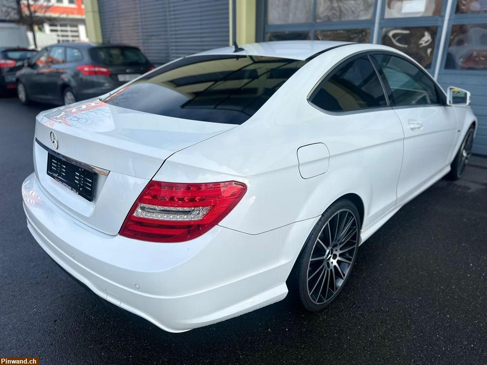 Bild 6: MERCEDES-BENZ C 220 CDI AMG Line Coupé 7G-Tronic White Edition1